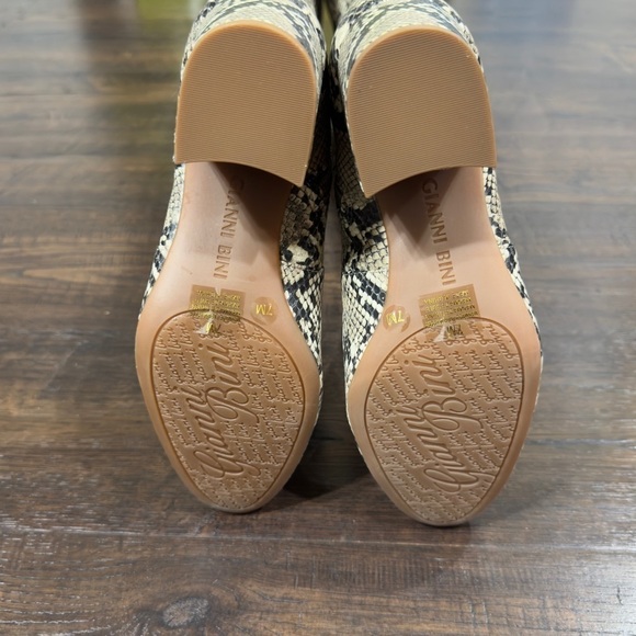 Gianni Bini Trillia Snakeskin Over The Knee Boots Size 7 Women - Picture 7 of 9